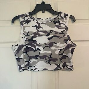SHEIN Cropped Tank Top